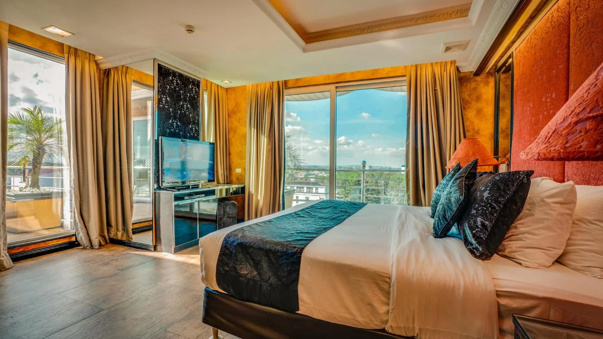 Fields Plaza Hotel By Abc Angeles 5*,  Philippinen