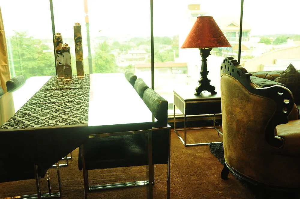 Fields Plaza Hotel By Abc Angeles 5*,