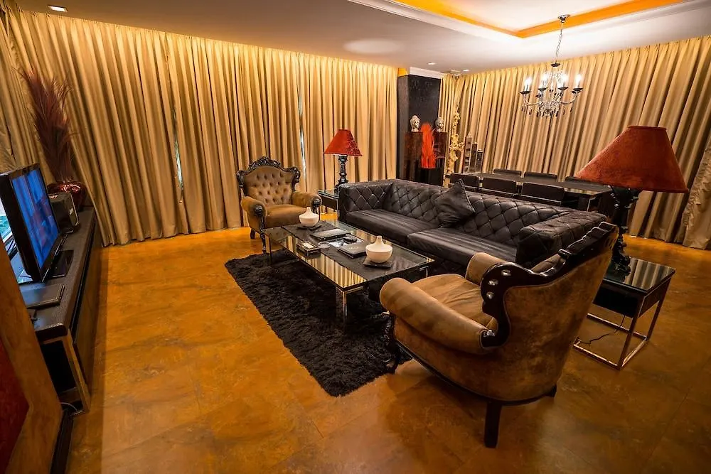 Fields Plaza Hotel By Abc Angeles Apartmanhotel