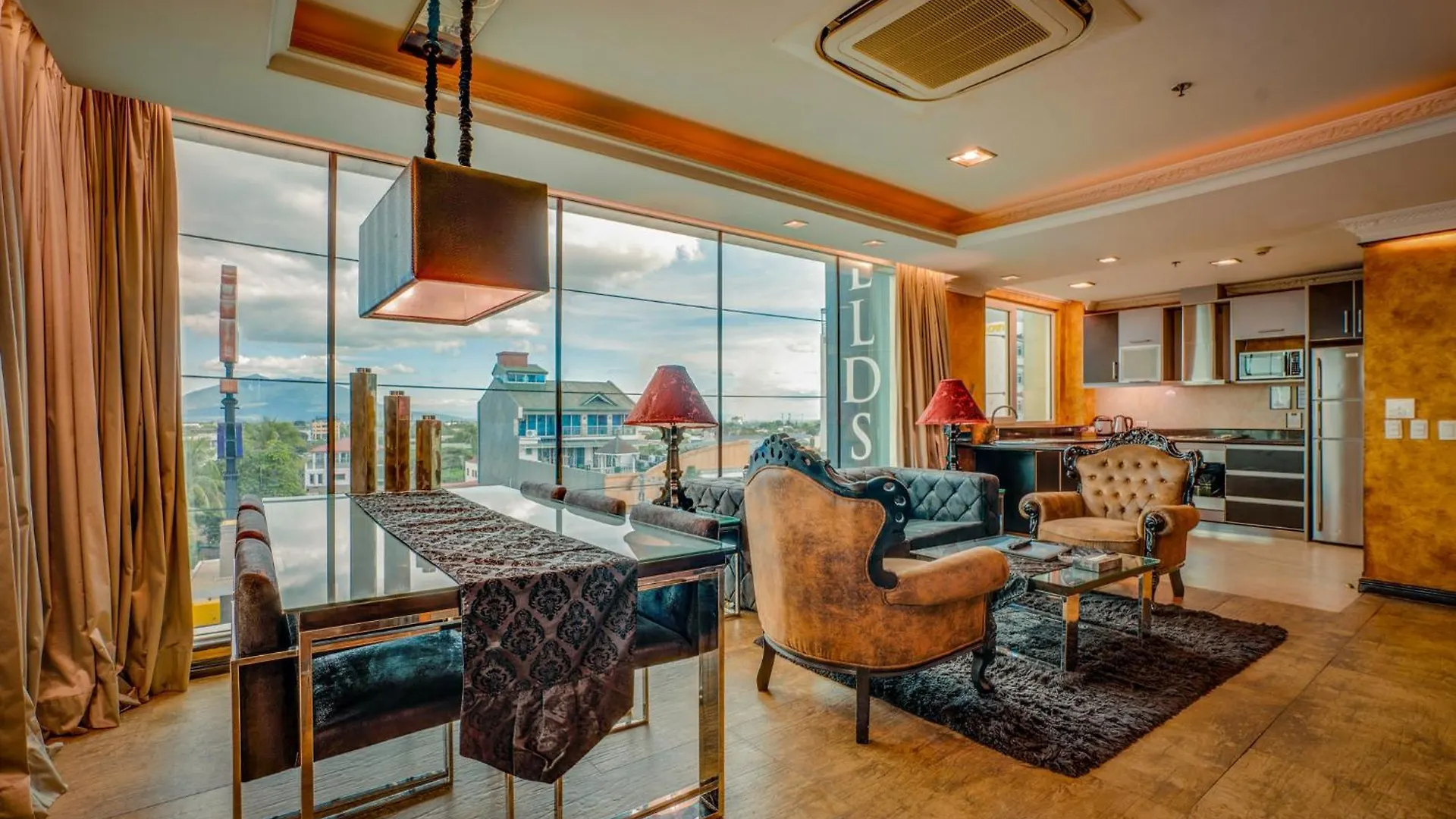 Fields Plaza Hotel By Abc Angeles Apartmanhotel